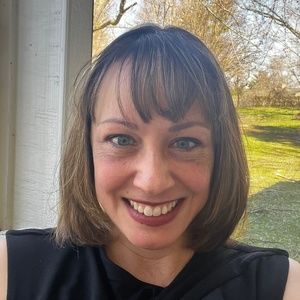 Meet your Posher, Elaine